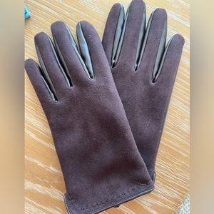 Banana Republic Vegan leather gloves NWT